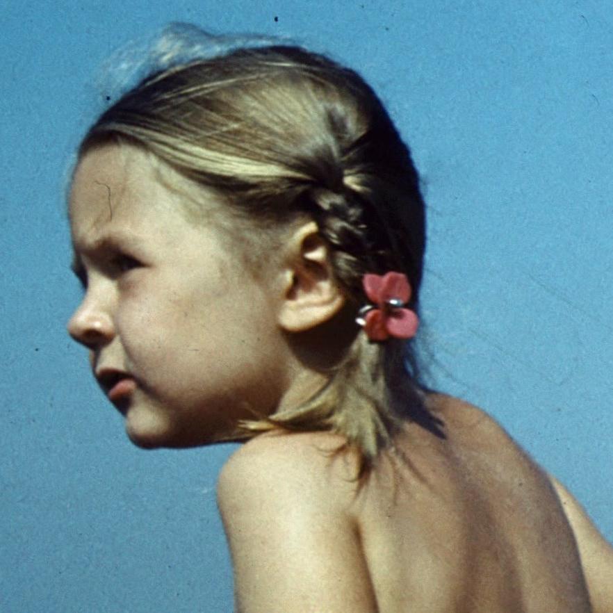 minimeevil's profile picture. Des Schicksals zarte Fäden im Wind, 
die wie aus Seide gesponnen sind, 
flattern ringsum - doch spüre ich, 
wie fest ihr Griff sich legt um mich.