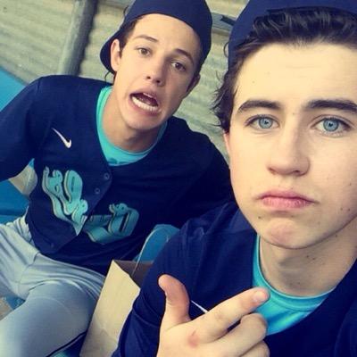 CAMERONWTFX's profile picture. FOLLOW HER @cashewlovex AND TURN UP HER NOTIFICATIONS ☺️❤️