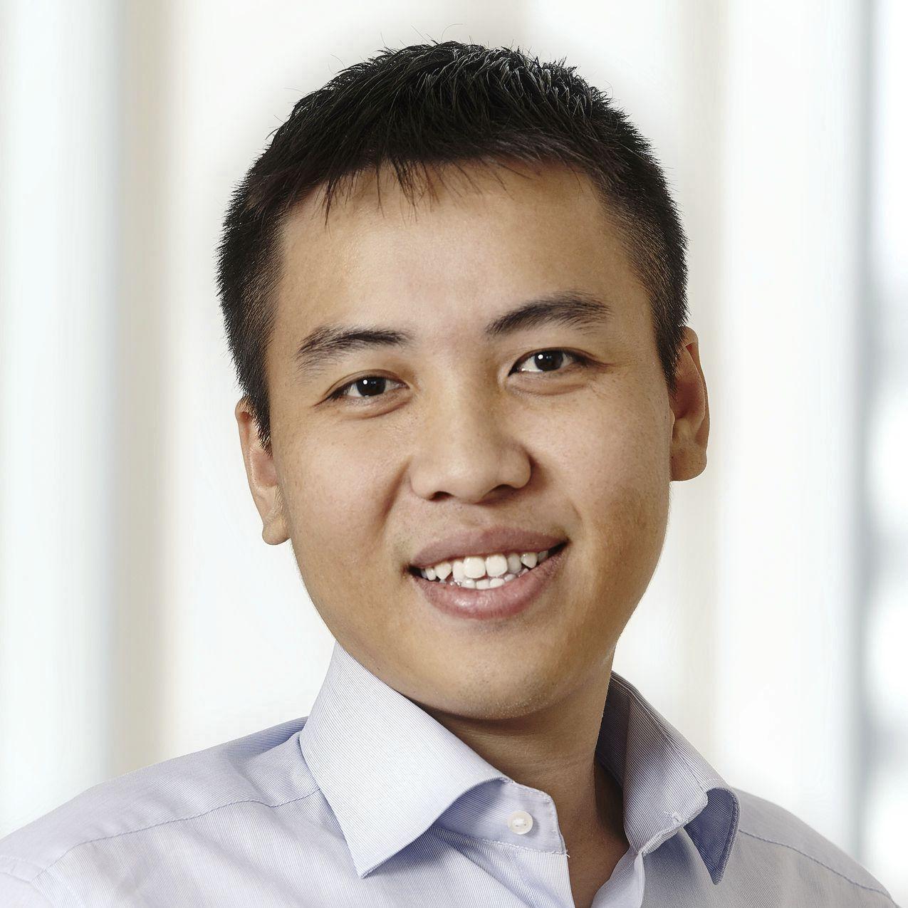 Senior Software Developer with C#, .Net, Silverlight, HTML, Javascript, AngularJS, GIS, Mobile framework.