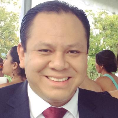 Cine, música, fútbol, mercadólogo, fan de OASIS, seguidor de PUMAS.