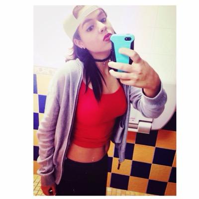SC: barbie_ive , instagram: IVELISSE_ROCII