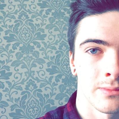 sponsored skateboarder,tattoo apprentice and hardcore gamer! I follow back if your not a cunt :)