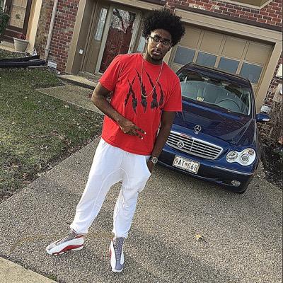 Buy/Trade/Sell Sneakers Follow me on ig: king_jour.