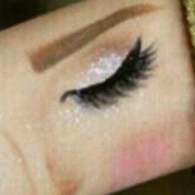 reemQ8_83's profile picture. مَاجابٓلي زينِي سوٰى دوخة الرأاس وعيوِن ناسنٍ جْعل ربي يعَميهاا معـربـة جـديـن والـخـال والـعـــم بنتٍ وايل حشى مـن يطولــھ.