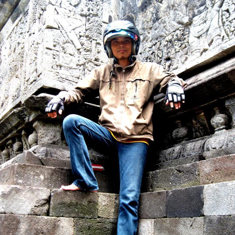 andra_alzikr's profile picture. Java,I'm proud 2 b Muslim.bcame a teacher isn't 2 profit but 2 b part of the success of others.successful entrepreneur is a dream