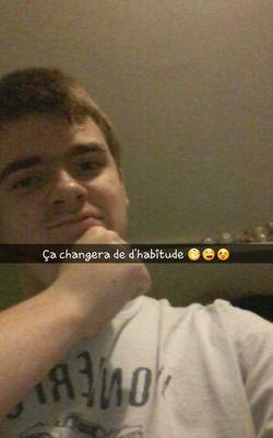 Je dors en cours et je game la nuit et #KTP11 #HolyCube2 snapchat : corentino (themisterio350)