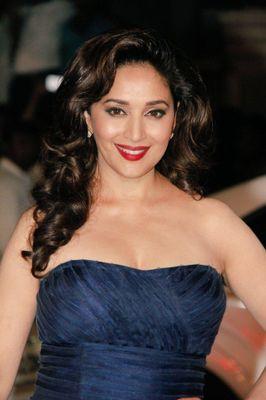 Read here the love millions have for Madhuri Dixit! ( @madhuridixit ) Enjoy! ☺ #MADHURI MANIA