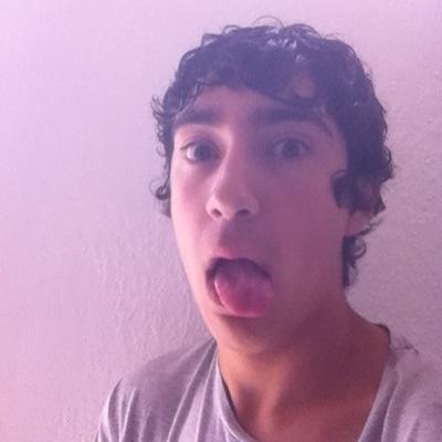 Alexandre DeLarge /:U/ trying to be a phothographer/ bilingual