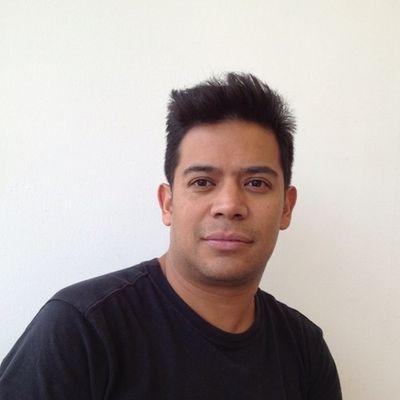 soltero,estilista y colorimetrista