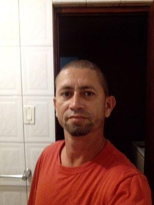 born in new jersey now i live un puerto rico i am a secruity specialist living life to the fulliest