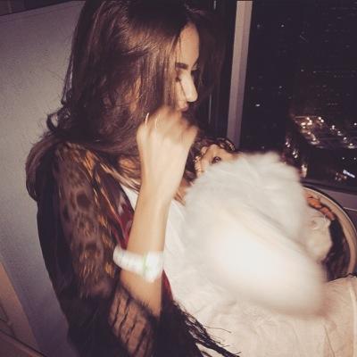 Queen loin |Born 26 Oct 1995 |                                                          translator 4 english       متيمة ف عشق ابوي عمق البحر