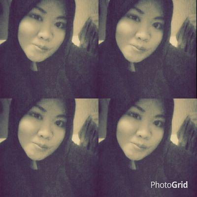 astrinovia15's profile picture. berpikir positif lebih baik :)