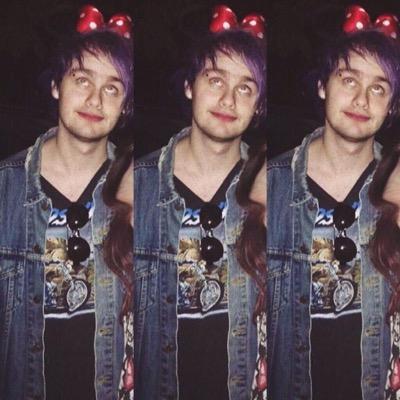 hey lovely!! follow @royaibloods and @joyfulhalsey for a followback pls!✨