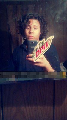 kik:fiveminutezz
snapchat:fiveminutez
ig:zenon_way_too_awesome 
stay awesome
(๑•̀ㅂ•́)و✧