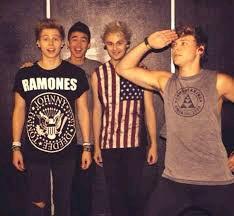 hi I'm kacie I want to become a singer but I really want to be noticed by five seconds of summer do u mind helping me 0/4