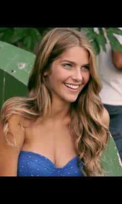 A menina dos olhos azuis como o mar.. Amar!