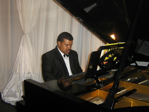 cashtweetz's profile picture. I'm A Twitter Marketer.Let Me Help You Cash In With Your Twitter Account.Watch Free Videos