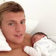 gfd752Q282's profile picture. 