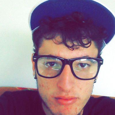 #Aquário Não quer me perder? Então corra atrás. Porque eu tô cansado de fazer pelas pessoas, aquilo que elas não fazem por mim.