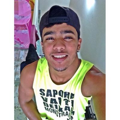 sempre ousado, alegre, e com o jeito mulek de ser ;)