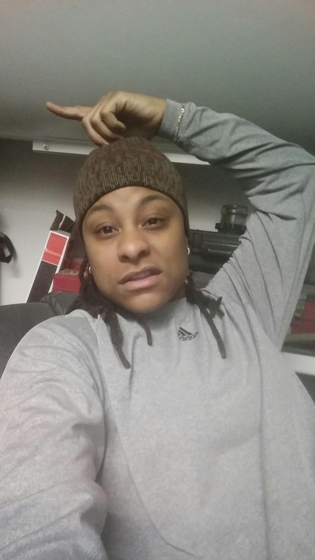 God ... Family ... Taken... Former Nsu hooper #24 ... Hmt / culinary arts degree cuz i -- GRADUATEDDDDDD!!!  //// RIP Dariane