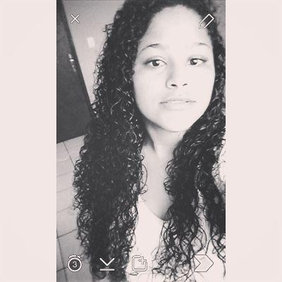 Quem eu sou, você só vai perceber quando olhar nos meus olhos, ou melhor, além deles.