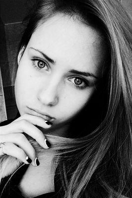 5661d93218ec4db's profile picture. http://t.co/THa85oi9oD
Instagram:shrkv8