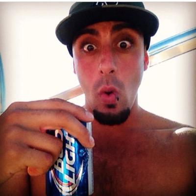 DURANTILA21's profile picture. I KINDA ....like sports. yoga pants are chill ...Dont leave your greek yogurt around me pretty simple. #italian #sicilianpride IG -- MOVERNSHAKER21