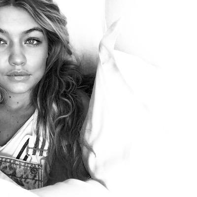 ♡ Shoot for the moon. Even if you Miss, you'll land among the stars.♡ ⭐️