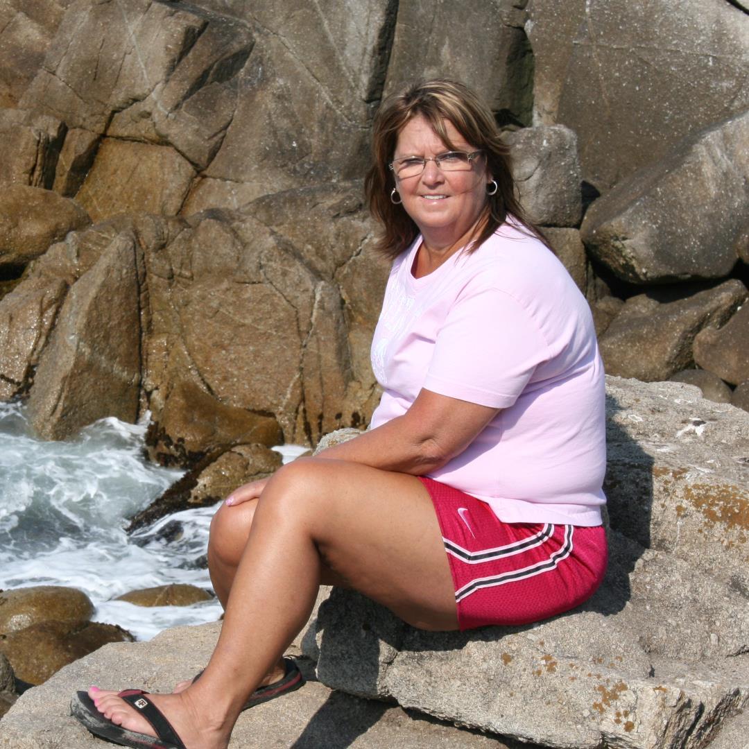 Christ follower, mother of 3, wife of an amazing man, love entertaining friends, fishing, and creating things.