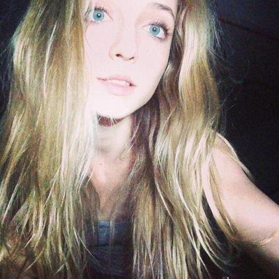 Loves a game. Want to play?. [||RP||Single||No family||] [Age:15] [vampire]