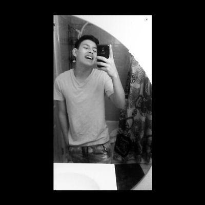 chrisbarajas45's profile picture. happy to be alive ✊❤