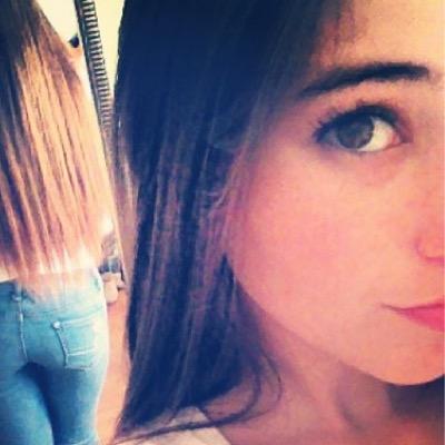 I am Melanie salazo, I am 17 now and I'm from Reno Nevada. I love the color pink and going to the beach on a hot day.