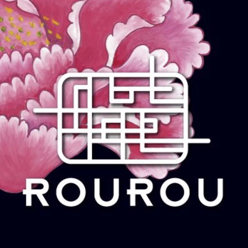 横浜中華街にあるネオアジアをコンセプトにしたアパレルブランド「ROUROU」公式ツイッター 元パリコレモデル早園マキがデザイナー。営業時間(11:00-19:00) 🌸 LINE https://t.co/r4yExGmMjc