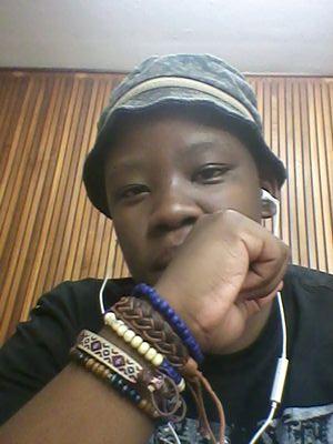 Communications&Journalism student. Sports,food,entertainment fan. layed back Poetic kid. That's me