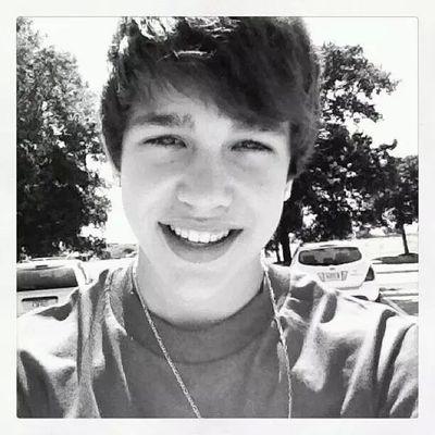 I am just a fan , but i have big dreams to meet the one who make my life better, #MahomieForLife ,Thanks Austin
