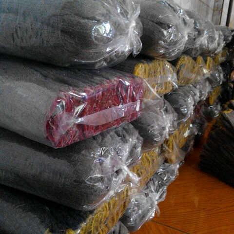 Supplier: sarung tangan & benang bangunan: Jl.kemuning raya VI, kel,bojong menteng kec,rawa lumbu bekasi timur 17117. Call: 0822.9929.4150