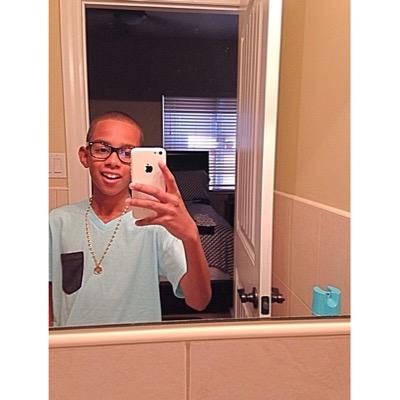 SmokelessM's profile picture. 