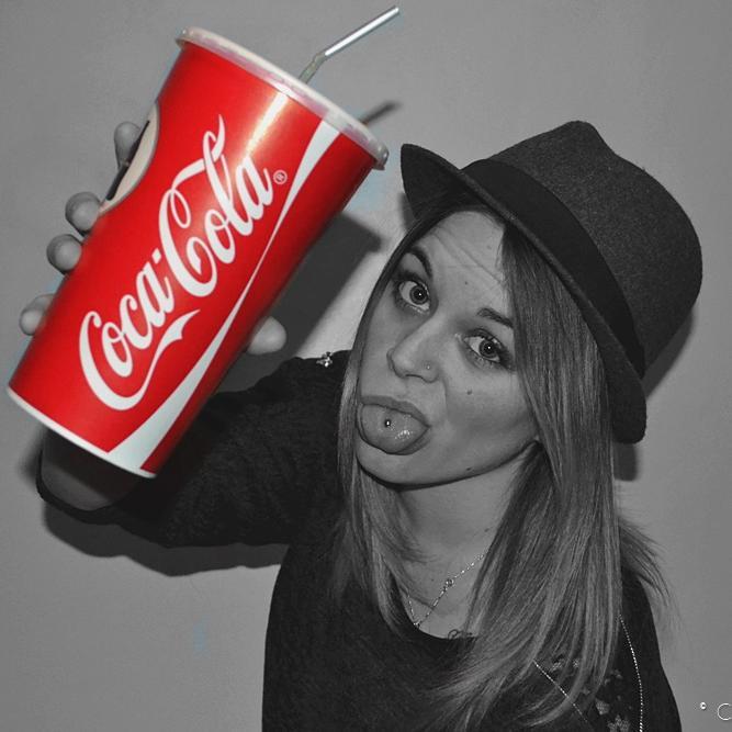 Sharleyne | 23 years |  French Princess | Little photographer.