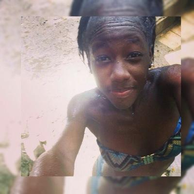 Do You Ever Think Of Me Wen Yu Lie..... Lie In Your Bed Of Lies✋
Aalia Isss Bestie
I Gott Mah Self✌