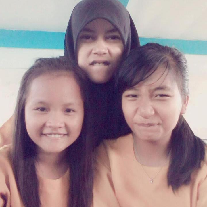 riza putri mayenti.28 desember 1996.SMK ERNA DUMAI .DUMAI