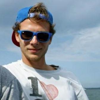 Surf - #teamFCGB - Music - Instagram @murisse - Drummer for @balmtheband - Development @LADN_EU