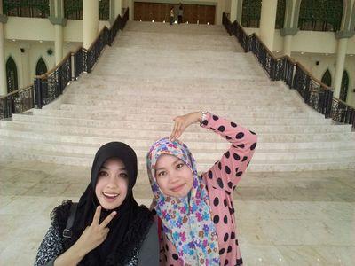 Bersyukur dan terus berfikir positif yang membuatmu bahagia