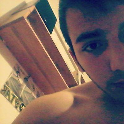 18. Adicto al fitness y amante de los deportes de contacto. Sólo cabe progresar cuando se piensa en grande, solo es posible avanzar cuando se mira lejos.