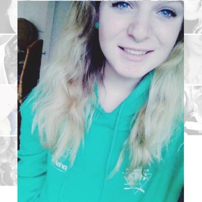 Volleybal • Dans• Snowboarden • Ed • Ksj • 14 •Tweeling • Broer: Noah • Snap: brittjuh0310