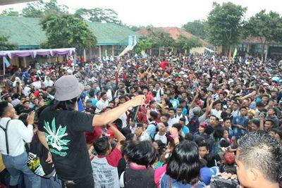 Bukan manusia yang baik,namun masih punya hati nurani.