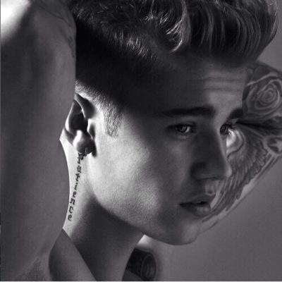 @justinbieber PLEASE FOLLOW @lika_april