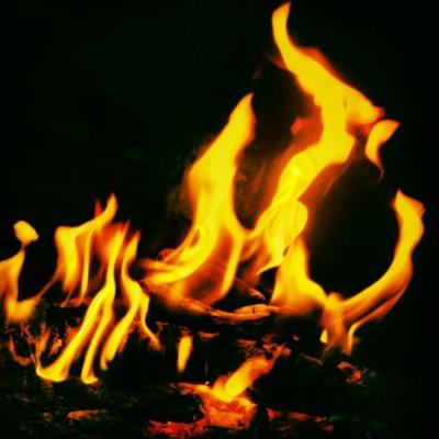 من تهيب صعود الجبال ،،، يبقى أمد الدهر بين الحفر
