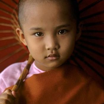 CreaminallAfro's profile picture. Капля стала плакать, что рассталась с морем.
Море рассмеялось над тем наивным горем. (Омар Хайям)