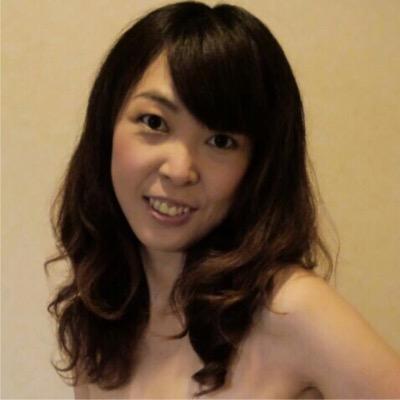 お芝居や作詞をしたりしていました(*^^*) 素晴らしい音楽や映画、ドラマ舞台をたくさんの方に知っていただきたくて、紹介しています。 よろしくお願いします(^_-)